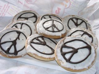 the peaceful american - german cookie with the peace sign